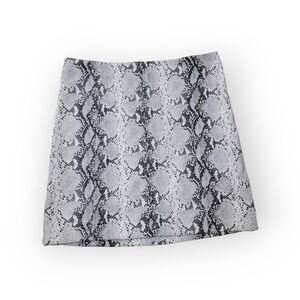 Wild Honey Faux Leather Snakeprint Mini Skirt White Gray Black Size Small
